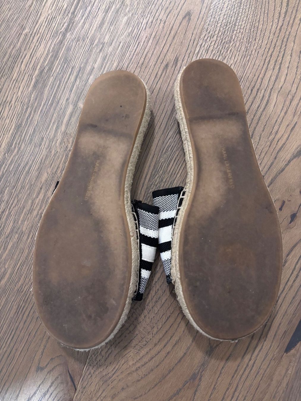 Karl Lagerfeld Scarpe da donna: Karl Lagerfeld Slipper – Usato da Wetzikon ZH venduto da Deba26 1