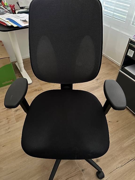 Stühle: Bürostuhl Giroflex schwarz – Gebraucht aus Luzern von DuChamps