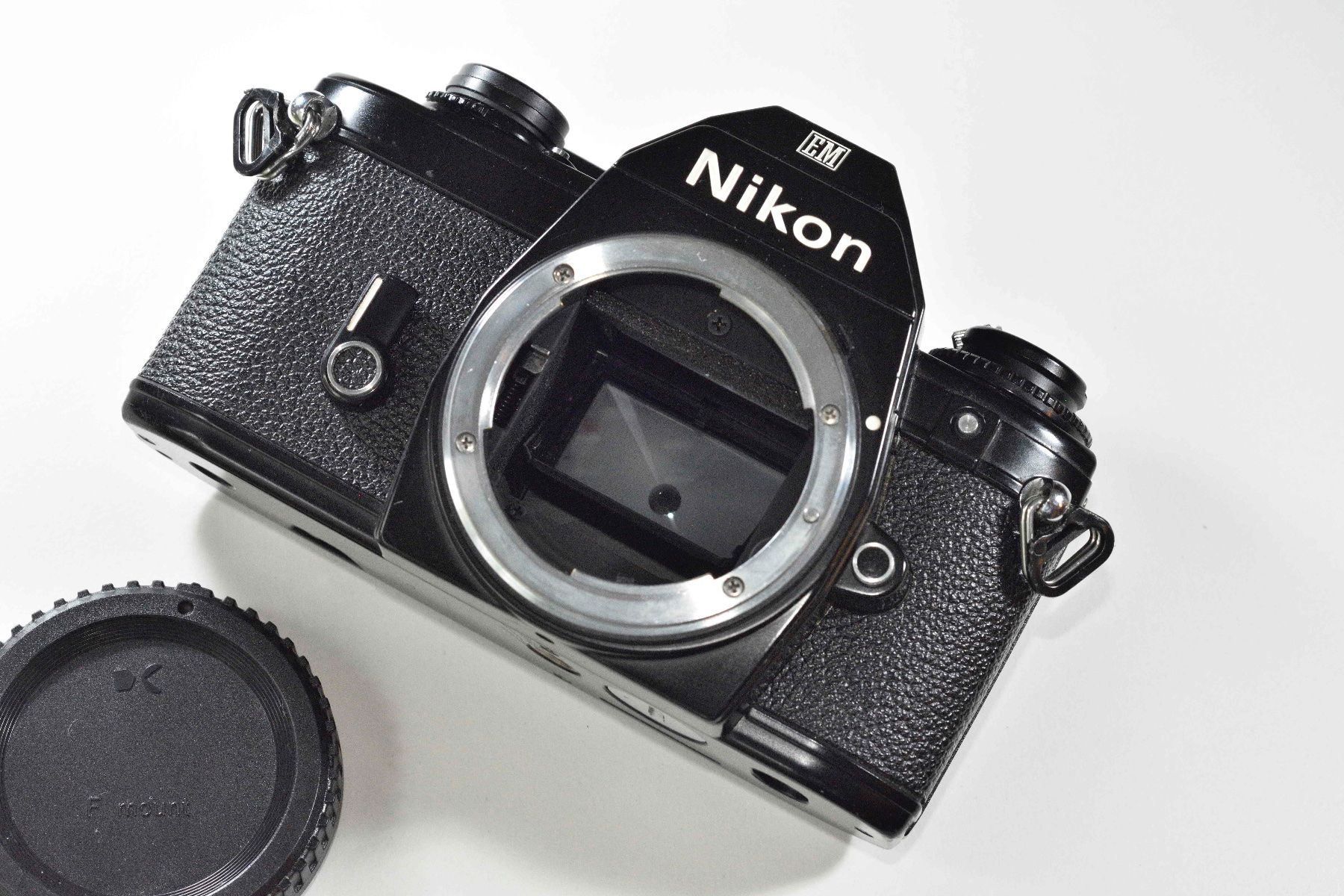 Nikon Fotocamera: Nikon EM – Usato da Schwerzenbach venduto da floridan