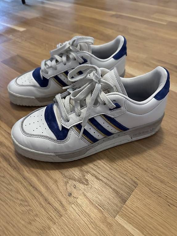 Scarpe da donna: Sneaker Adidas Gr. 39 1/3 – Usato da Zürich venduto da LovieDovie