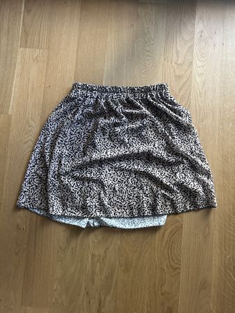 Rock mit Muster