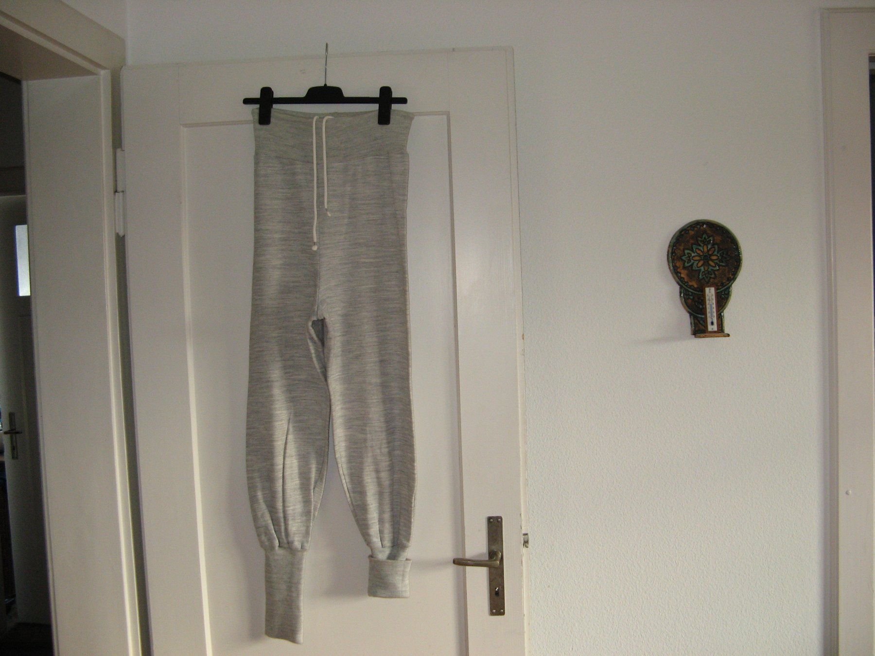 Pantaloni: Trainerhose grau Gr. 40 – Usato da Zürich venduto da apil