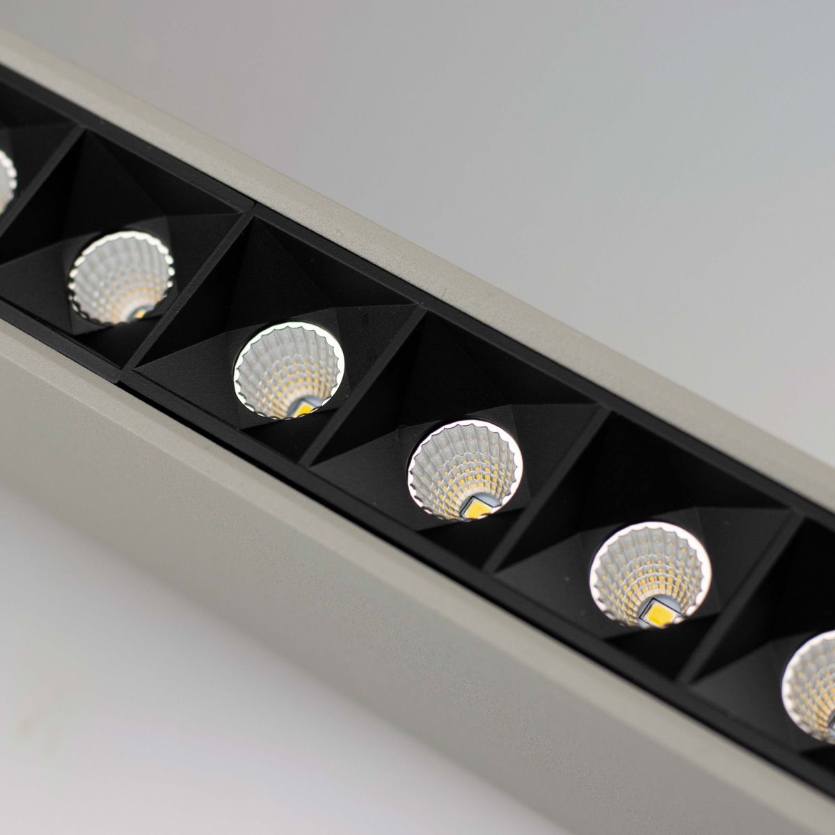 Lampadari & plafoniere: LED Pendelleuchte, Raster, 120 cm Länge – Nuovo (secondo la descrizione) da Kreuzlingen venduto da Smart-Light 5