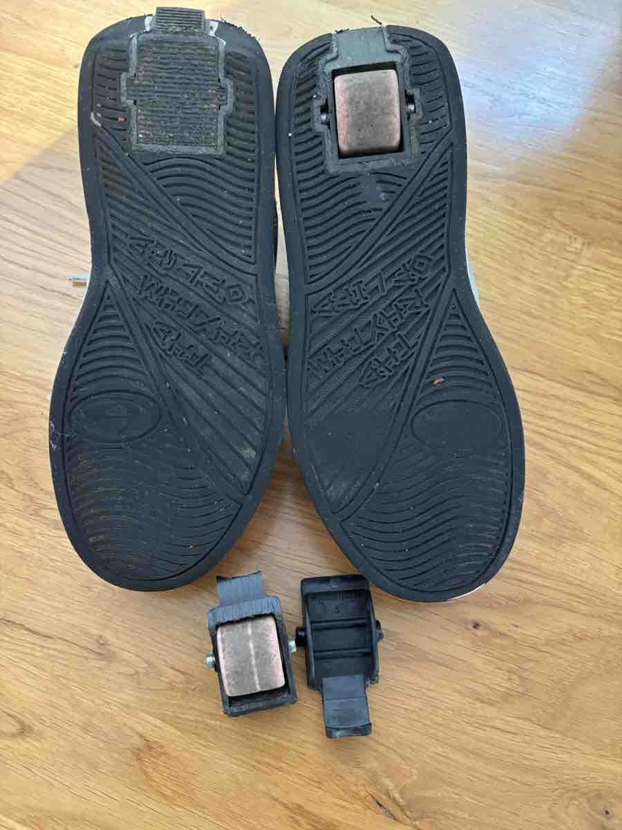 Schuhe für Mädchen: Mädchen Sneaker mit Rollen, Grösse 37, Breezy Rollers – Gebraucht aus Gebenstorf von m08 3