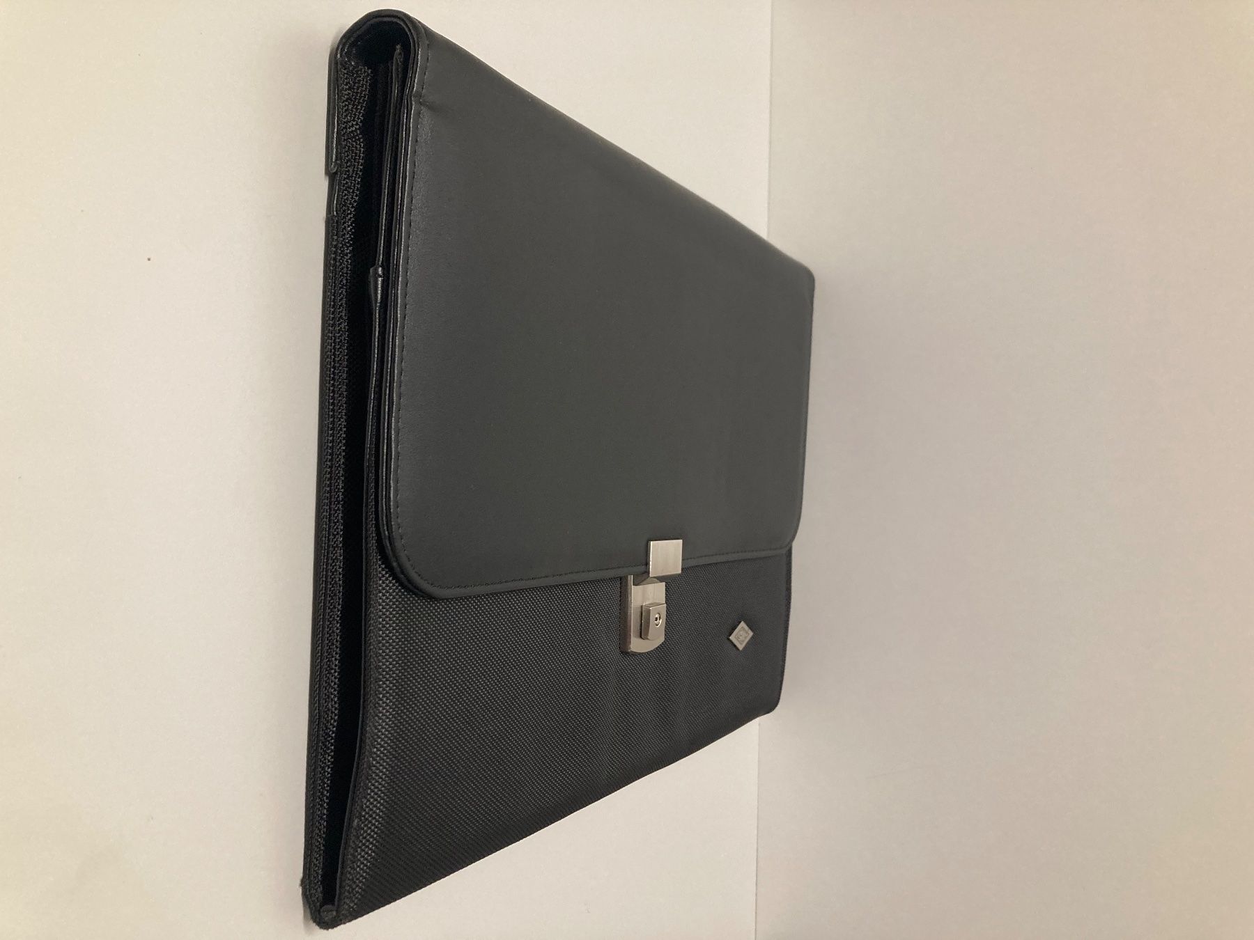 Valigie & Borse: 2 Akten Handtaschen – Nuovo (secondo la descrizione) da Frauenfeld venduto da mat_8nwr