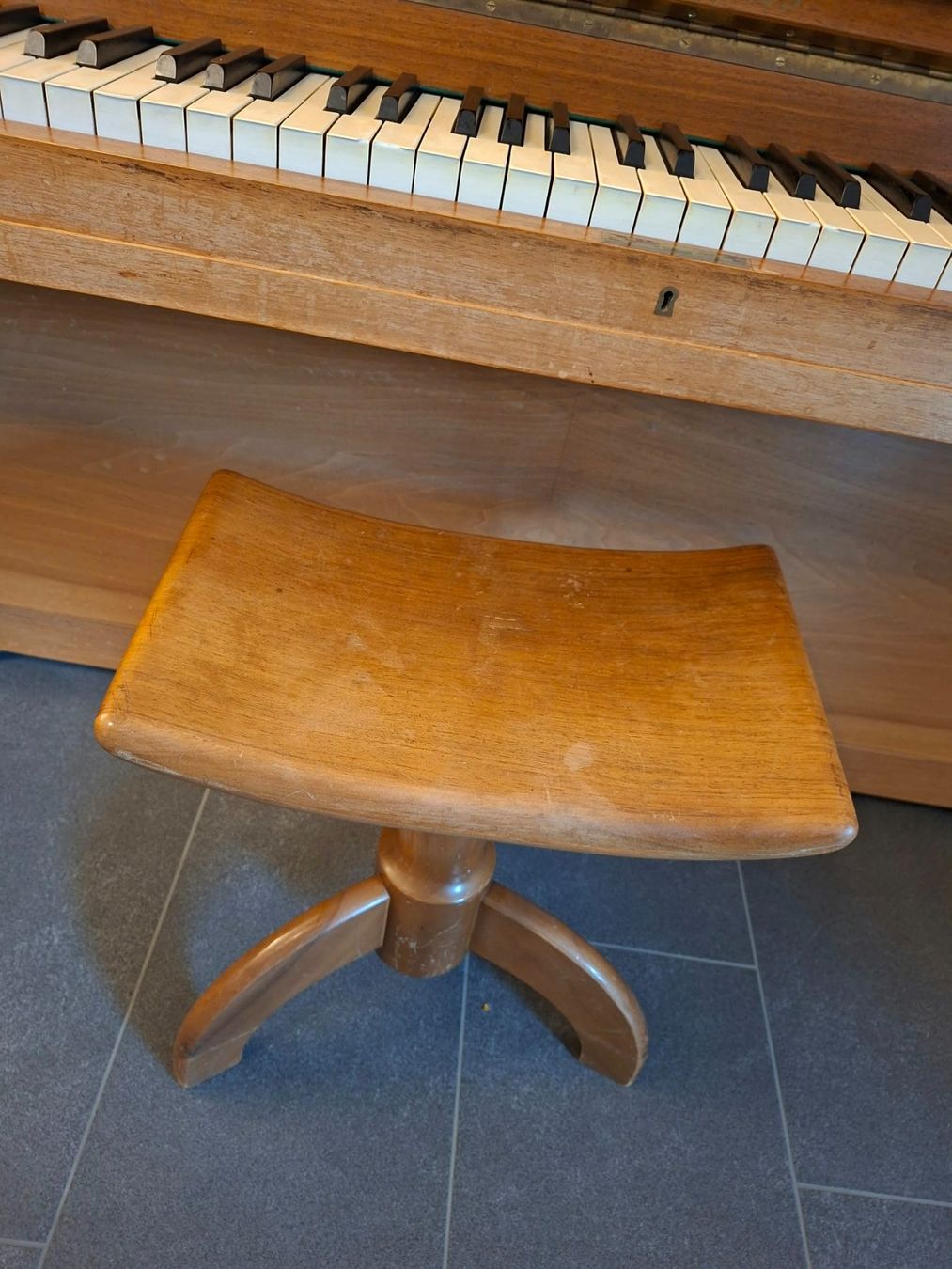 Strumenti musicali: Klavier – Usato da Arni AG venduto da Penguin3 3