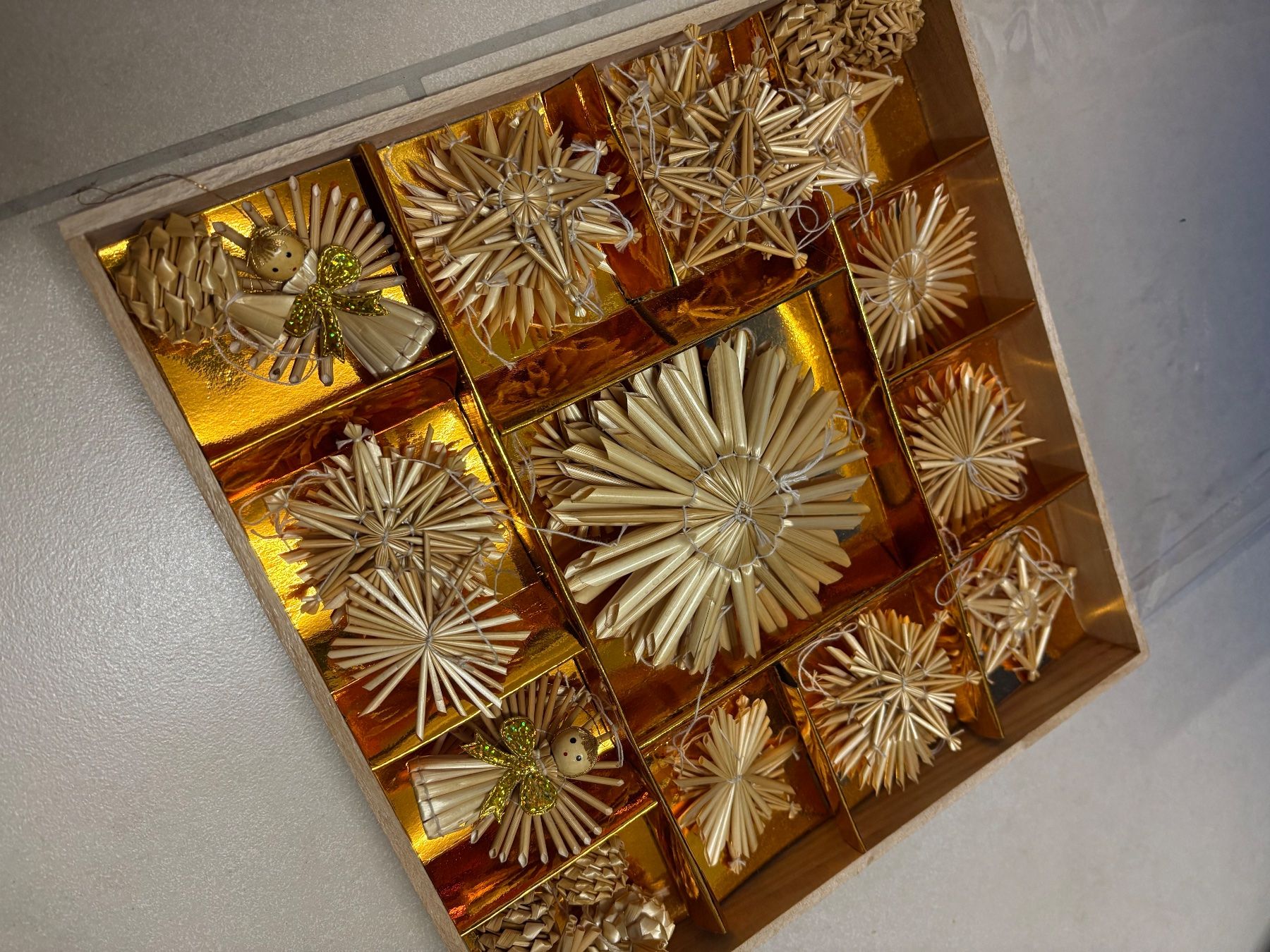 Tutte le decorazioni: Strohsterne-Set, Vintage, Weihnachtsbaumschmuck – Usato da Basel venduto da Tierschutz-Flohmi 1