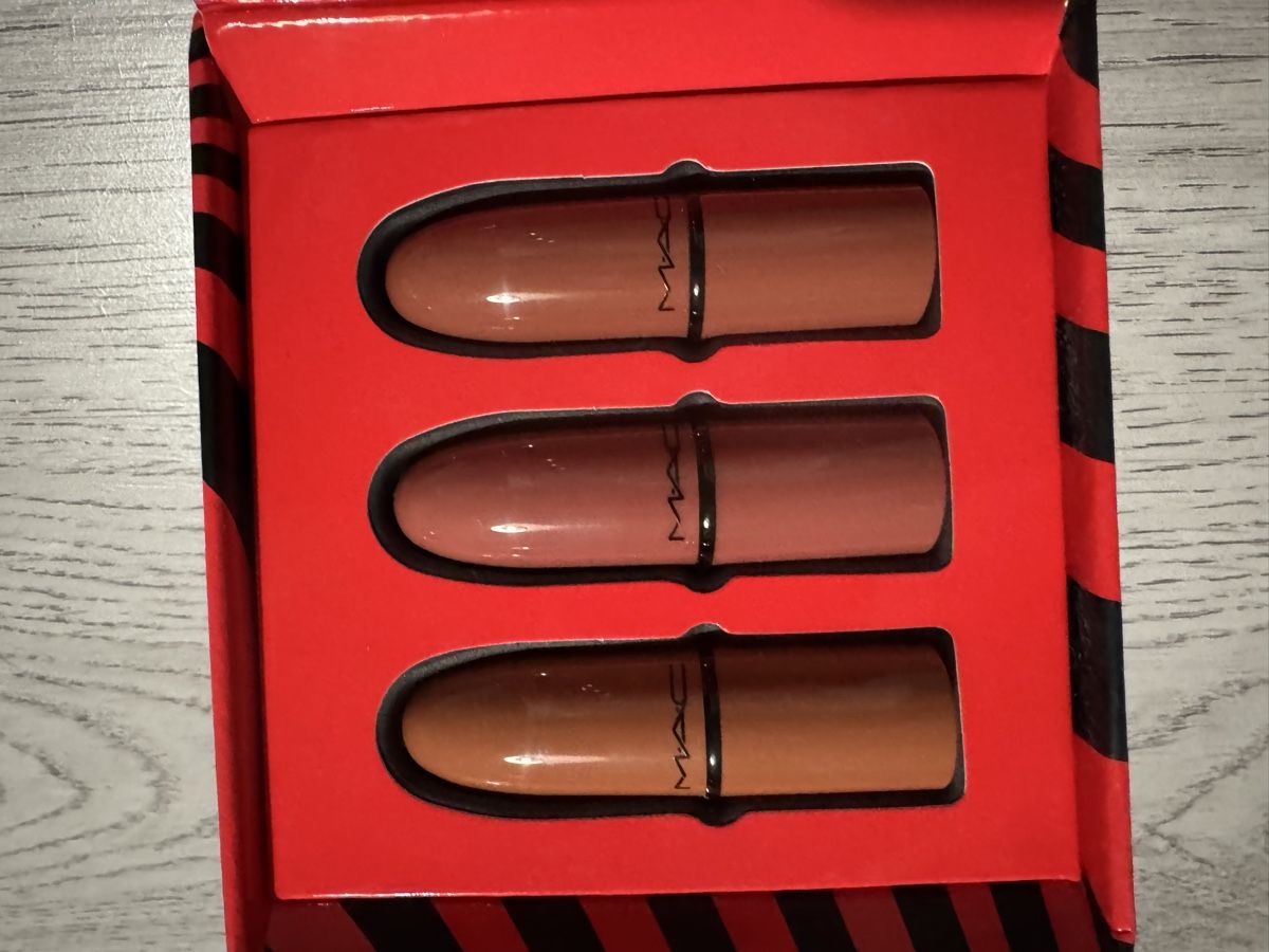 Mac Cosmetics Maquillage: Coffret rouges à lèvres MAC mini  – Neuf avec emballage d'origine à Les Verrières par chl_5bnz 3