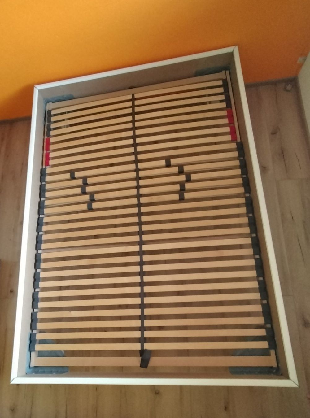 Letti: weisses Bettgestell 140x200cm mit Lattenrost – Usato da Urswil venduto da fab_ydv7 1