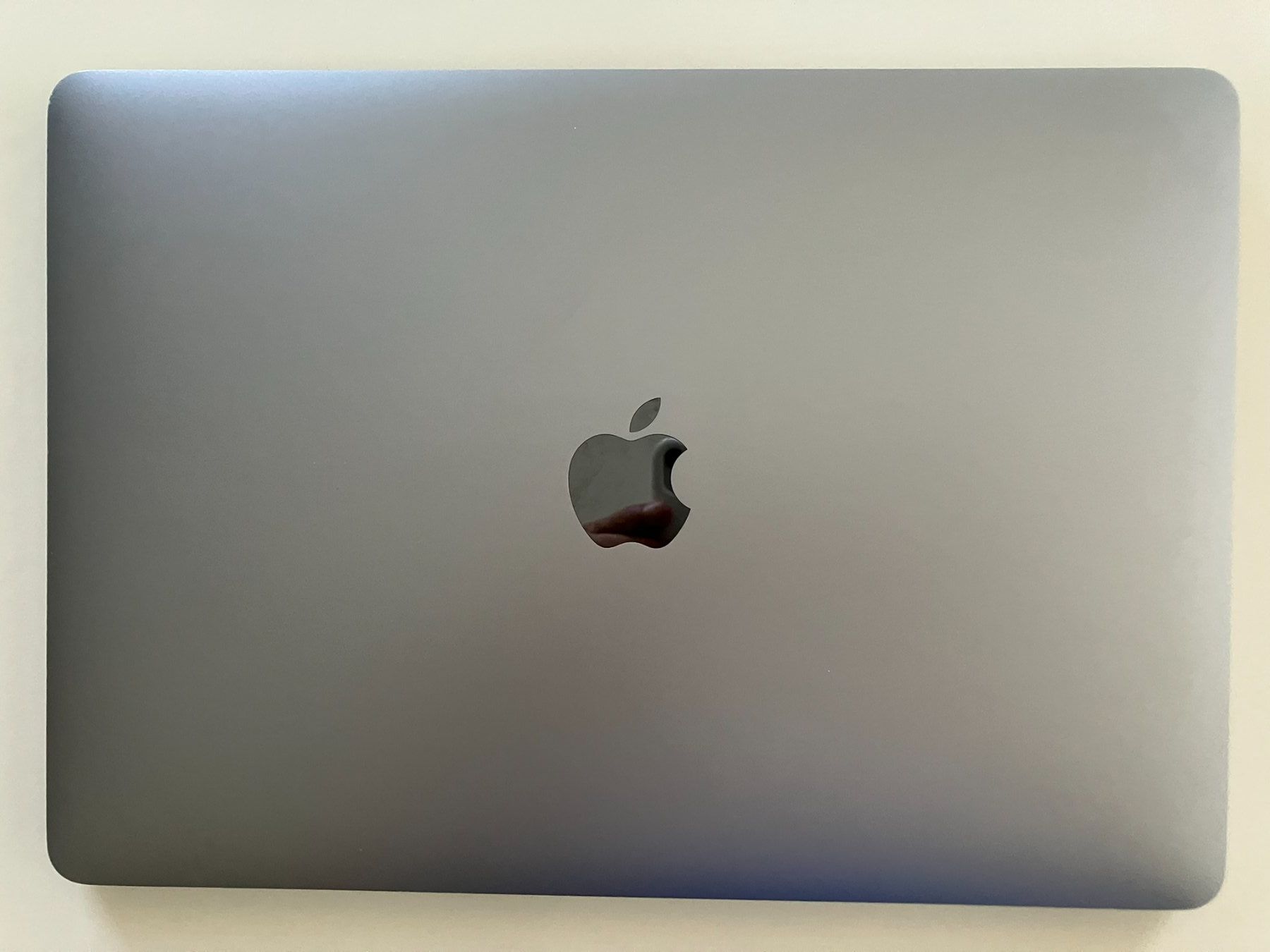 Apple Notebook: MacBook Pro 13" 2019 / 8GB / 128GB SSD / Touch Bar – Usato da Meisterschwanden venduto da Discus0 9
