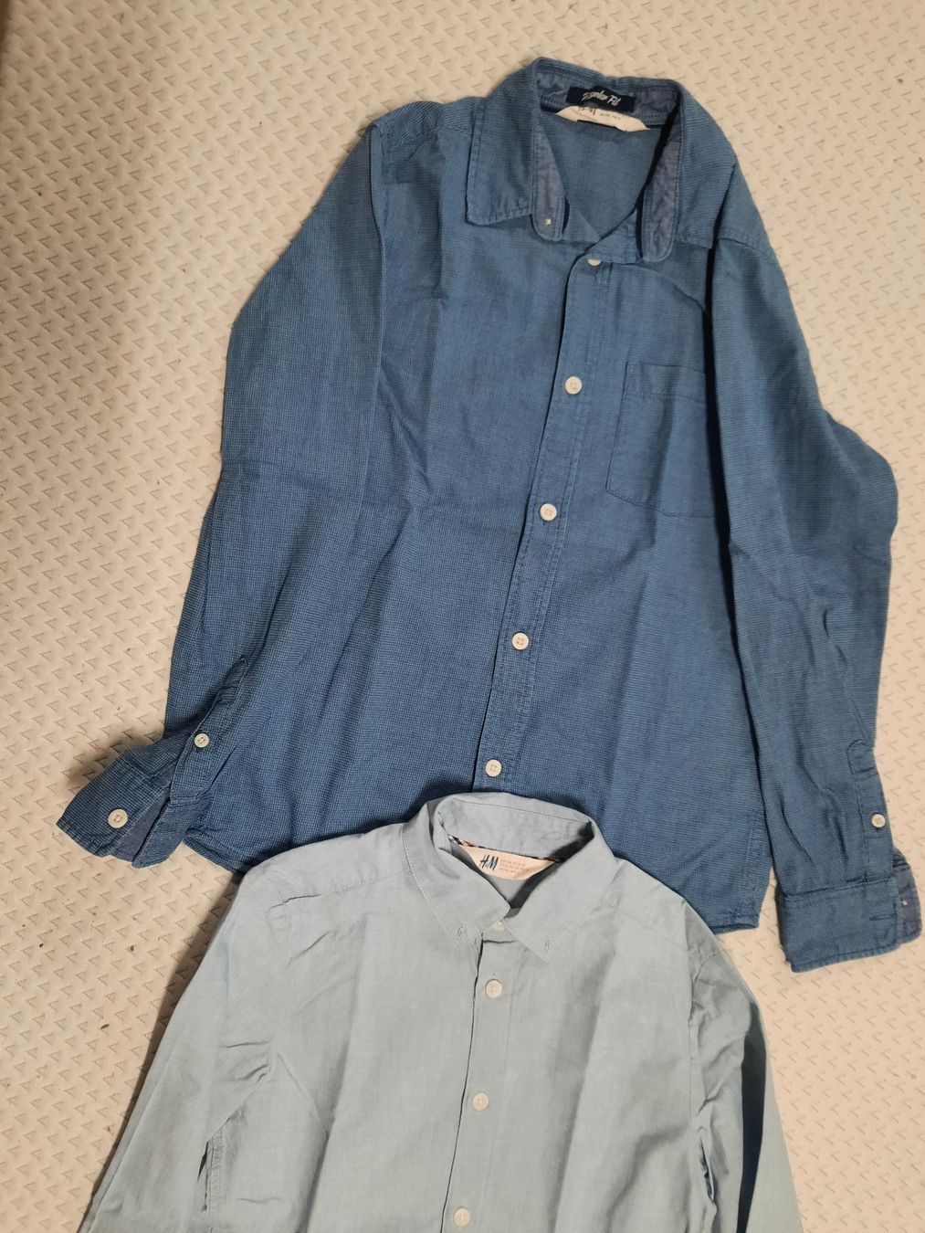 H&M Camicie, T-shirt & Polo: 2 x Langarmhemd Gr. 146 von H&M – Usato da Rothrist venduto da Ellie 1