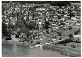 Pfäffikon ZH, Flugaufnahme vom Strandbad (3), um 1950