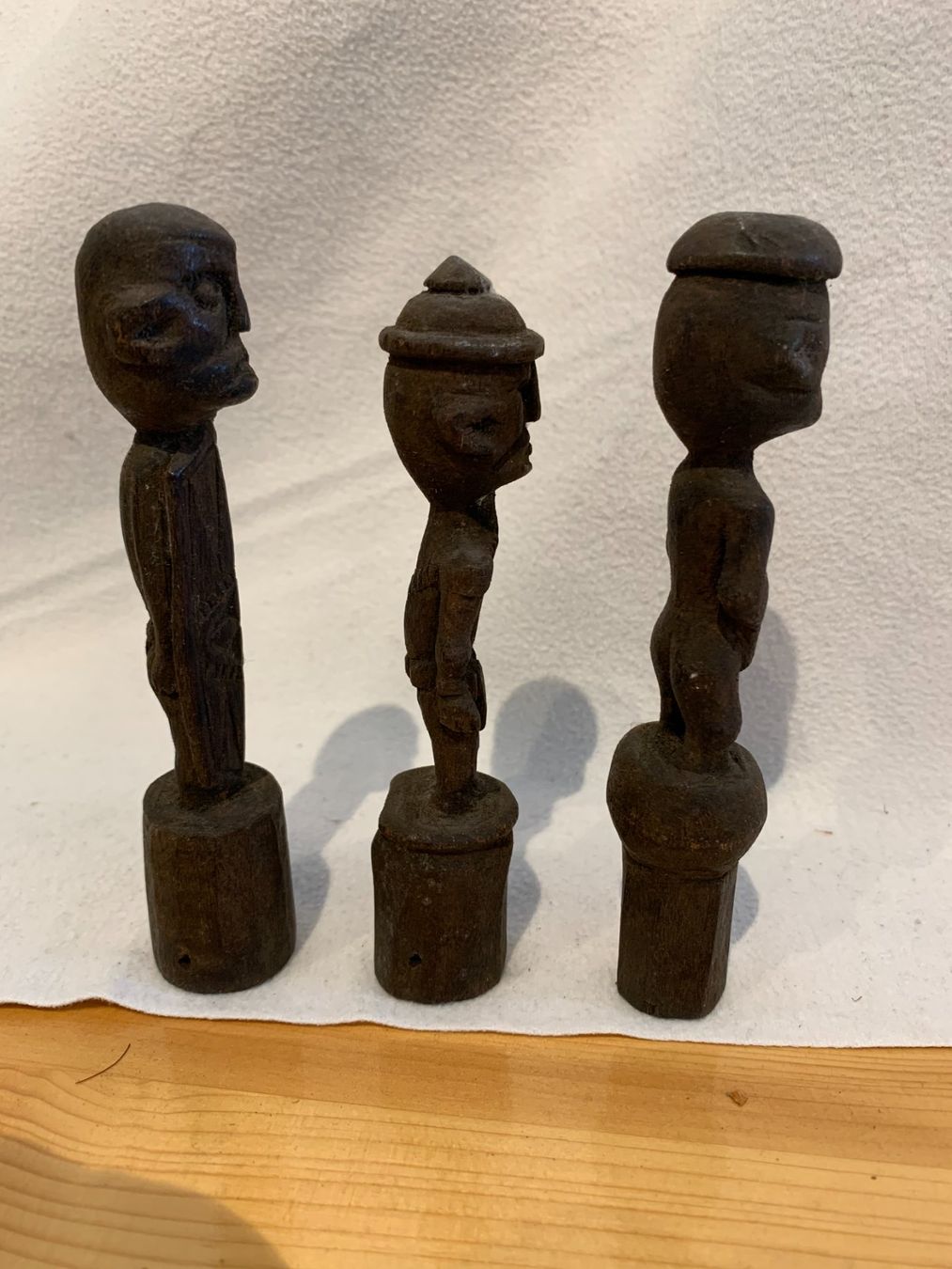 Skulpturen & Statuen: 3 Holz-Fetische aus Indonesien – Gebraucht aus Mumpf von dadaboygugulini 2