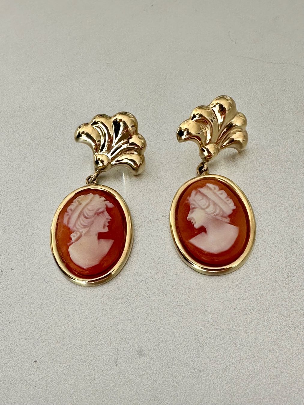 Ohrringe & -stecker: Vintage 14K Gold Kamee Ohrringe – Gebraucht aus Onex von Antiqueshow