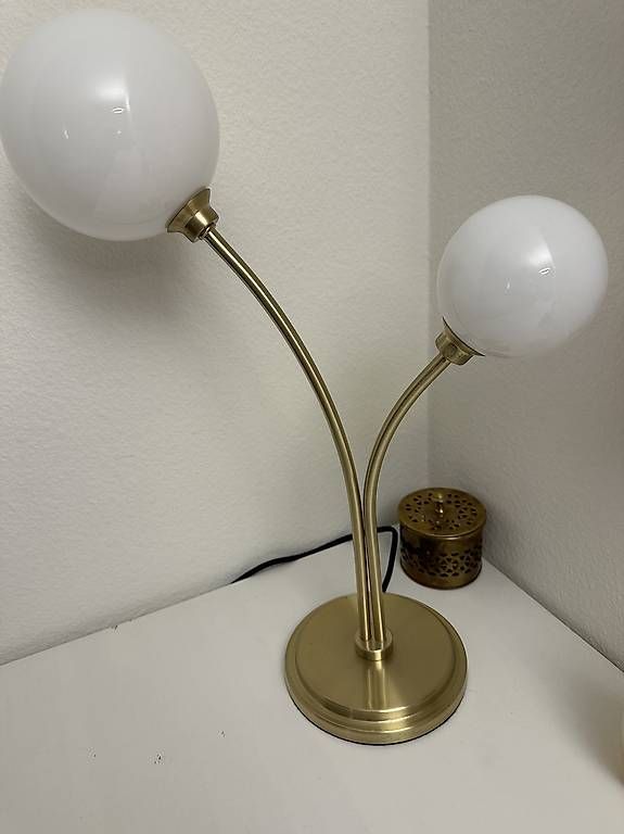 Lampen: Tischlampe  – Gebraucht aus Abtwil SG von Riono-01 2