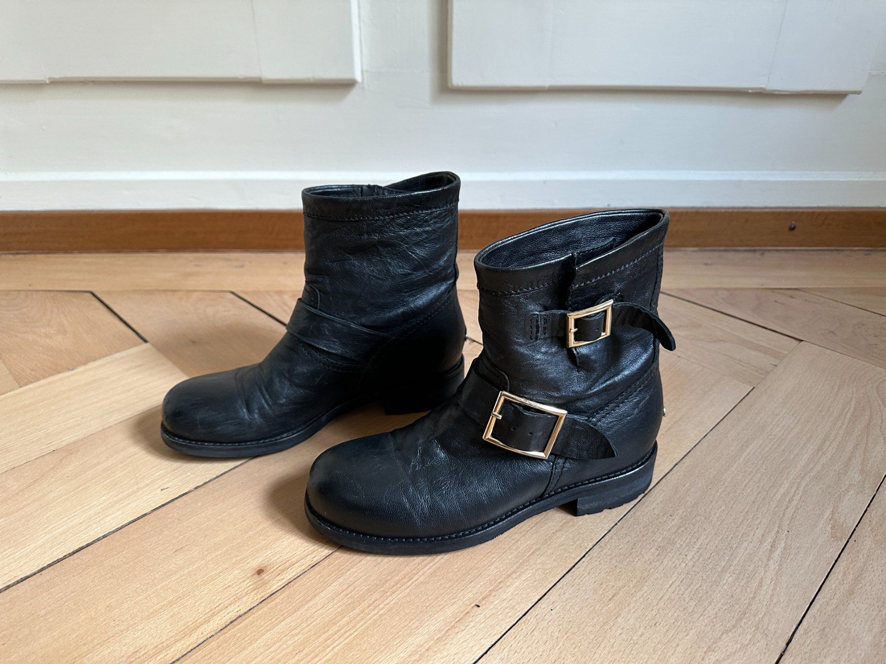 Jimmy Choo Scarpe da donna: JIMMY CHOO - Leder Stiefelette schwarz 34.5 – Usato da Zürich venduto da Diazaio