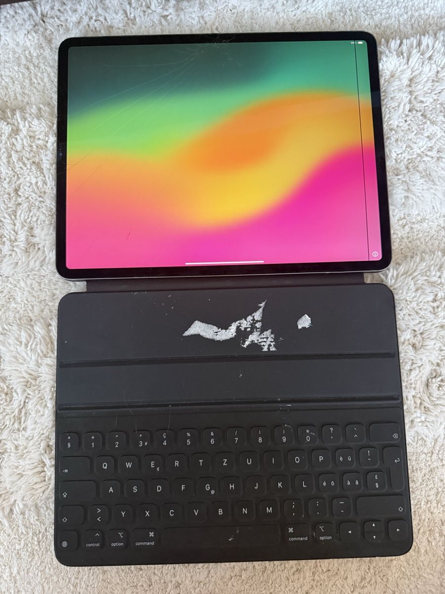 Apple Tablet PC: Gebrauchtes iPad Pro mit Magic Keyboard - Defekt! – Usato da Herrliberg venduto da ang_7h5l 4
