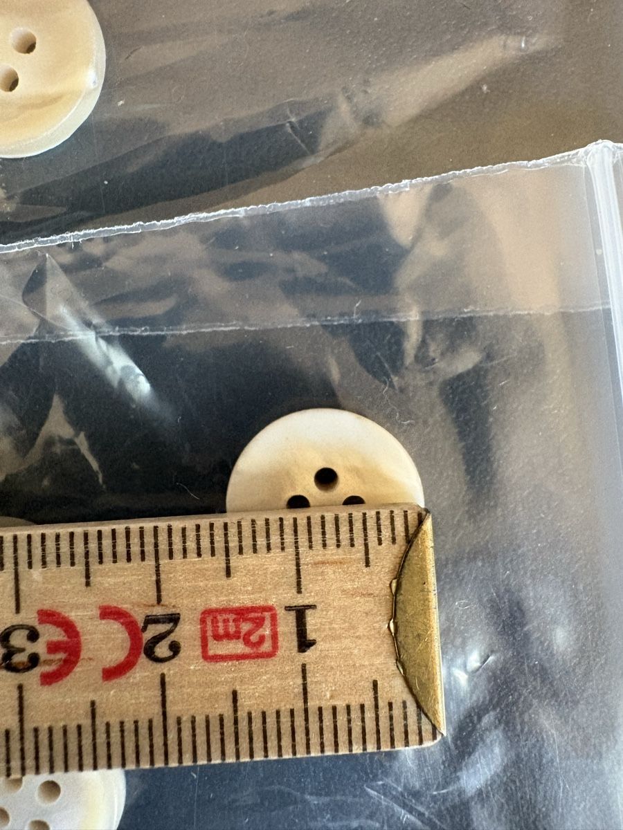 Bottoni: 180 Permutt Knöpfe 15mm Durchmesser – Nuovo (secondo la descrizione) da Rümlang venduto da Fledermaus16 3