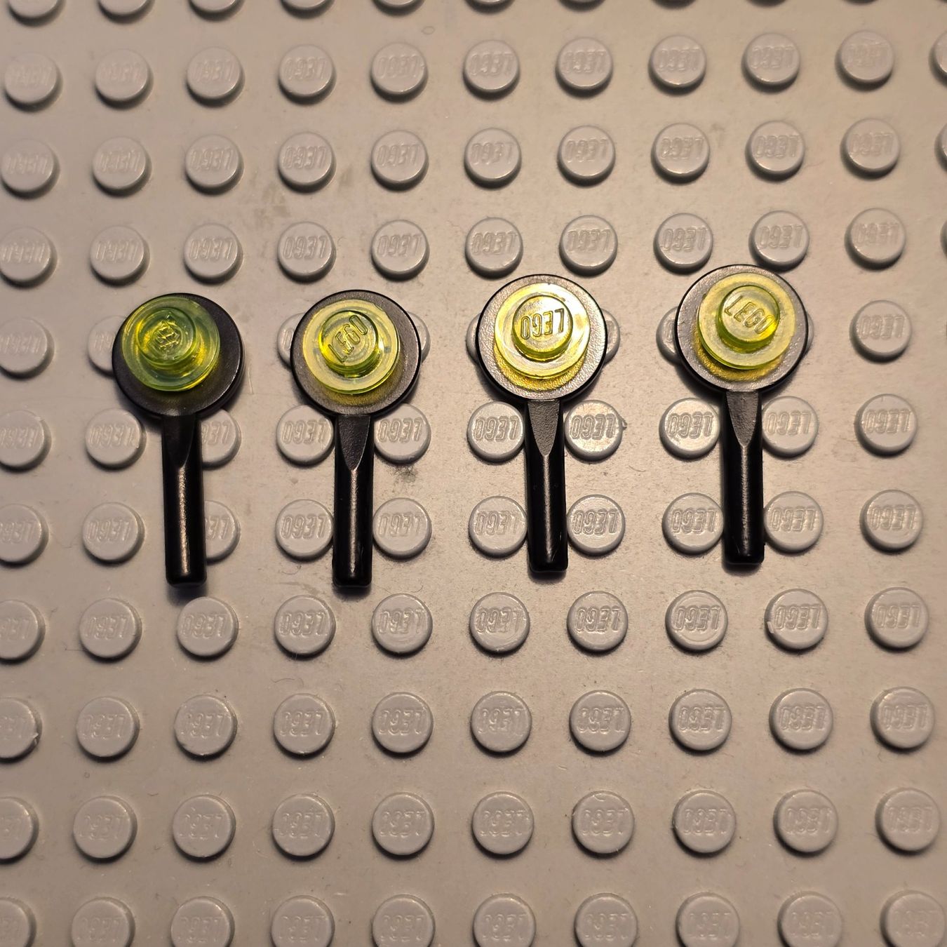 Lego Jeux de construction: Lego 4x Utensil Polizei Kelle – D'occasion à Basel par Swi-7621