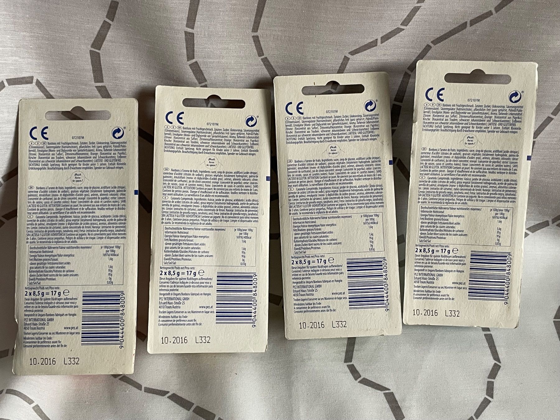 Pez Statuette: 4 PEZ Penguins – Nuovo e nell'imballaggio originale da Rafz venduto da stg101 1
