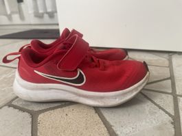 Rote Nike Star Runner Kinderschuhe, Grösse 27.5 (16.5sm)