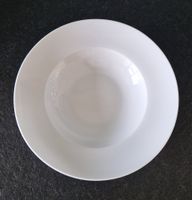Schöner, tiefer Teller, weiss, Durchmesser 24cm