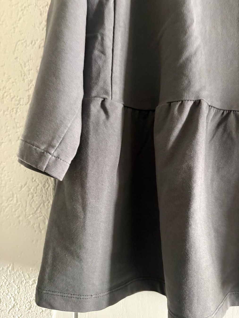 Maglioni & Felpe: Baumwoll-Sweatshirt, spezieller Schnitt, oversized, grau – Usato da Rikon im Tösstal venduto da Spellbinder 3