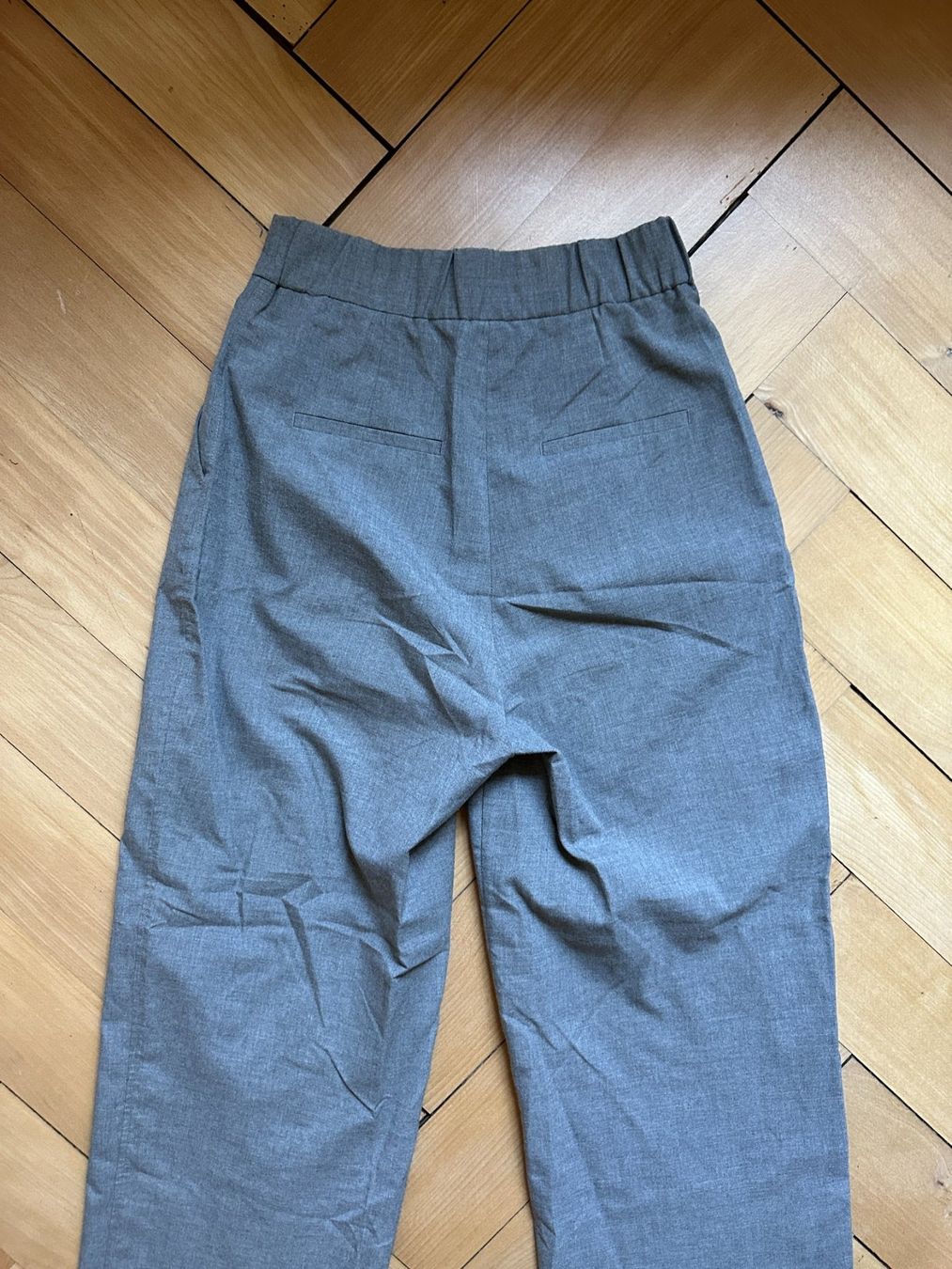 H&M Pantaloni: Hose hellgrau 38 – Usato da Zürich venduto da Diazaio 2