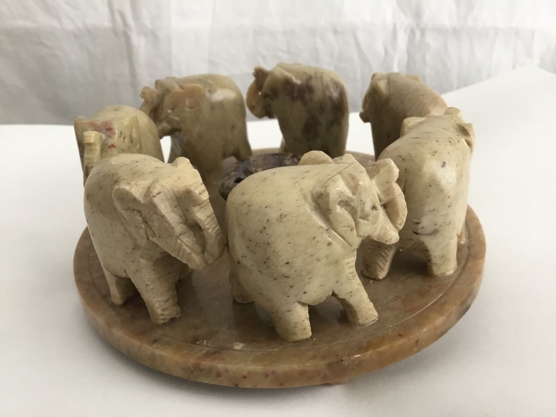 Minerali & Pietre curative: Räucherstäbchen Halter Speckstein Elefante – Nuovo e nell'imballaggio originale da Doppleschwand venduto da Fortuna5859