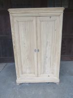 antiker Tannenschrank