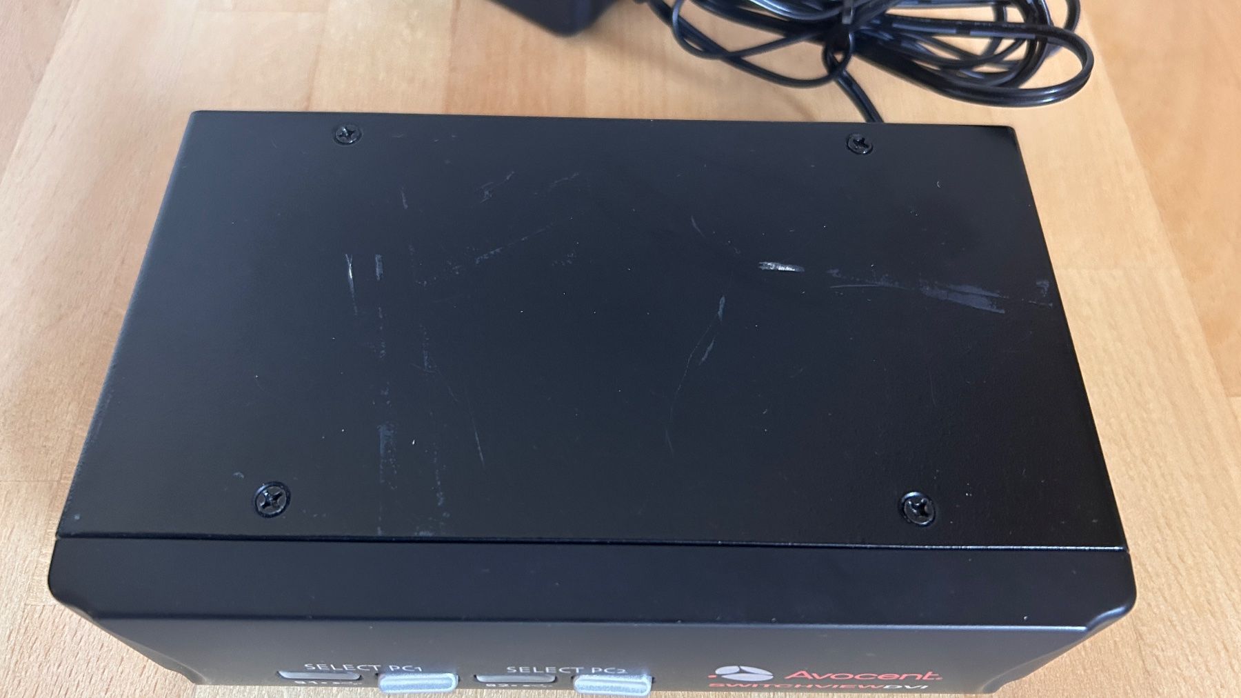 Hubs & Switches: Avocent SwitchView DVI KVM Switch 2-Port – D'occasion à Schliern b. Köniz par NDRS56 4
