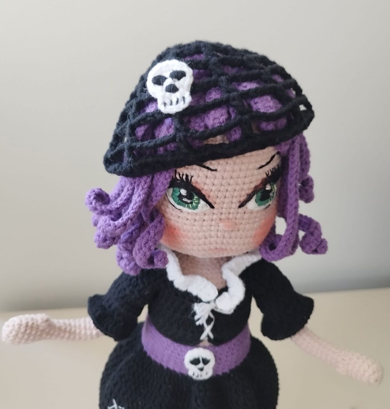 Bambole: Poupée Sorcière en crochet, Chat noir&chaudron! – Nuovo e nell'imballaggio originale da Arnex-sur-Orbe venduto da can_97vn 7