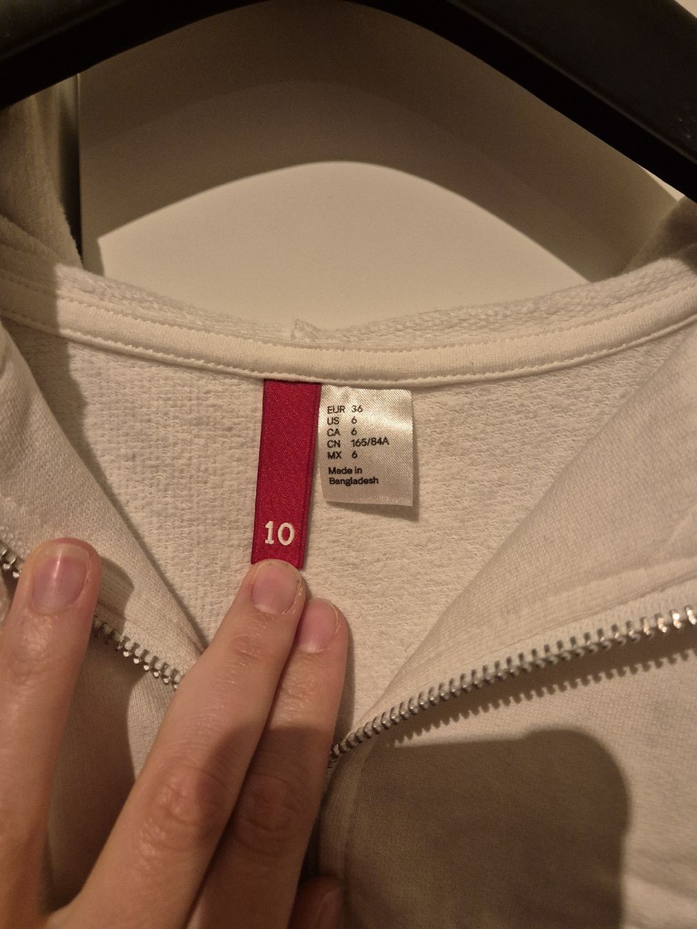 H&M Gilet & Giacche senza maniche: Ärmellose Baumwollweste mit Kapuze – Usato da Schlieren venduto da nat_76vd 2