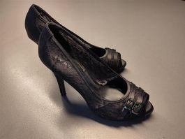 Schwarze High Heels mit Spitze, Grösse 37, guter Zustand