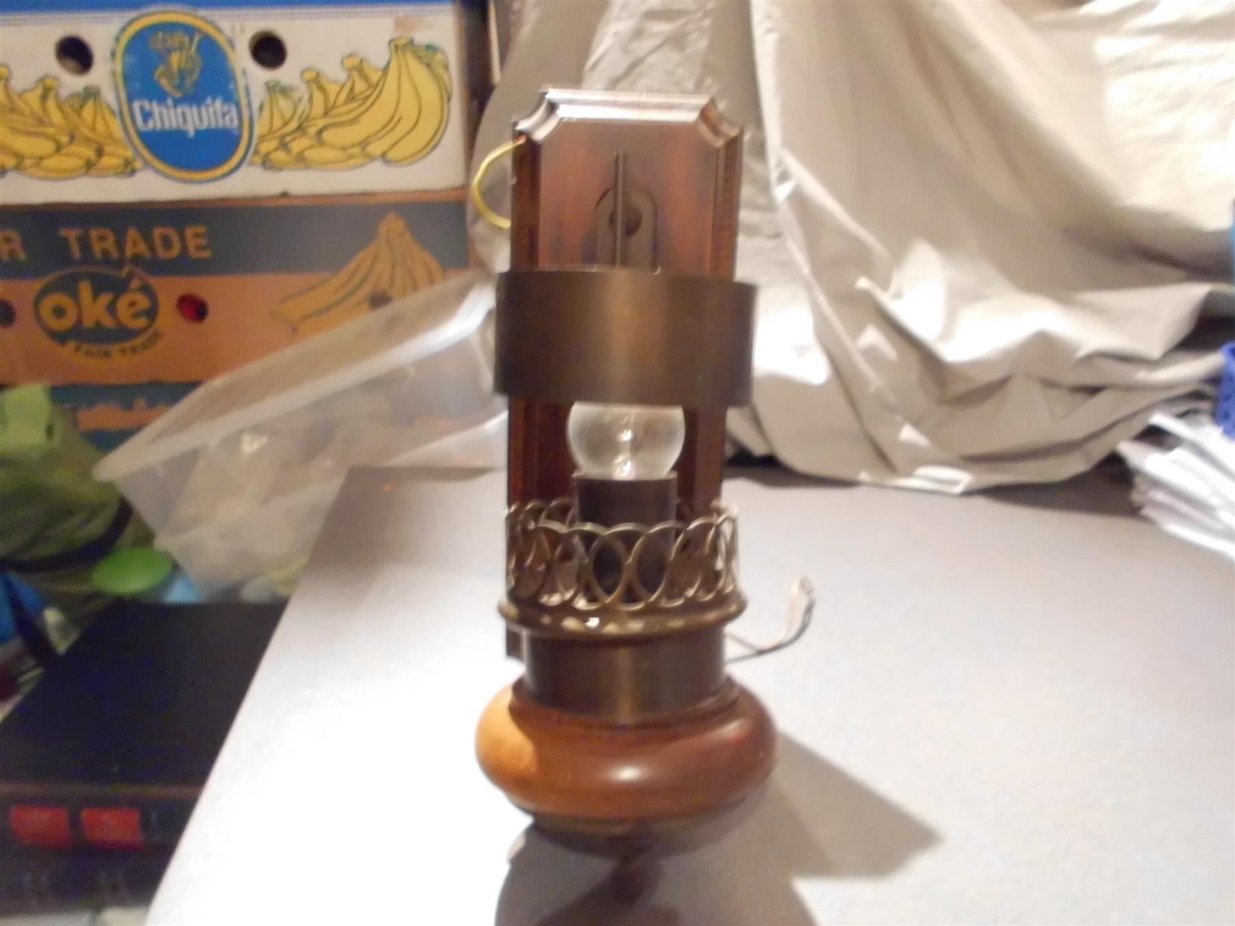 Lampen: Wandleuchte Metall / Holz – Gebraucht aus Zürich von abraxas1291