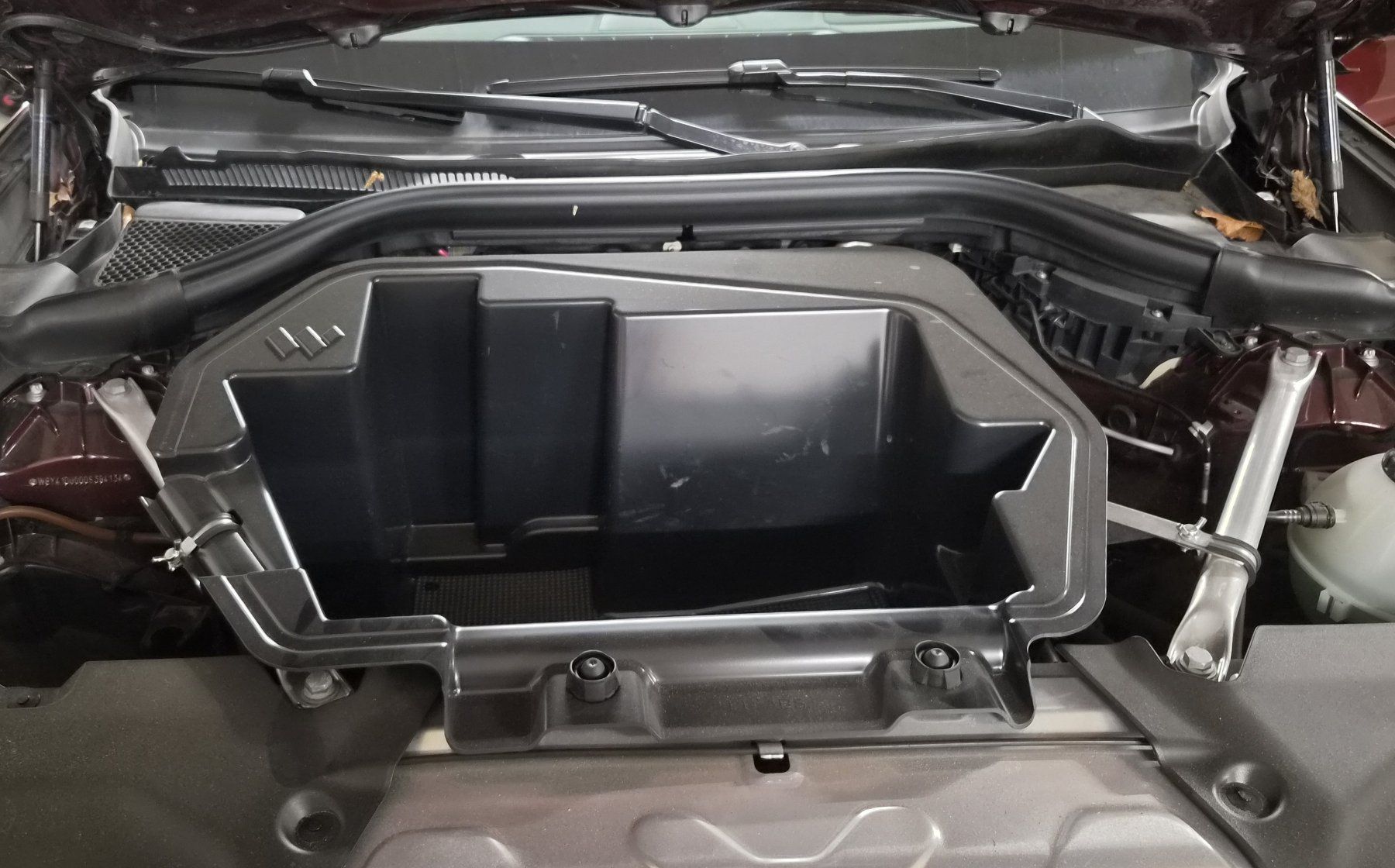 BMW Accessori per altri veicoli: Frunk für BMW iX3 – Usato da Derendingen venduto da Wini8 2
