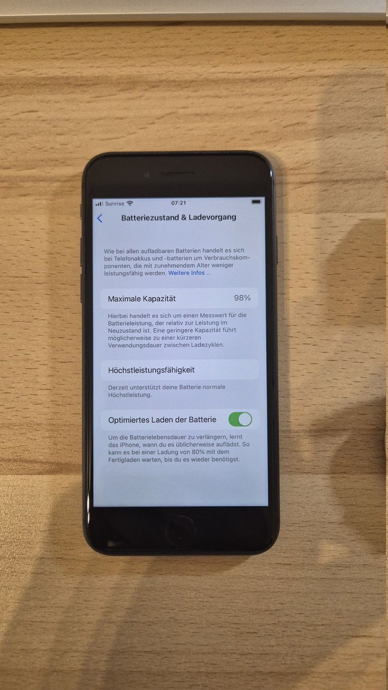 Apple Handys / Smartphones: iPhone 8 64GB Space Gray 3016 Akku bei 98% – Gebraucht aus Münchenbuchsee von MV_Solutions 2