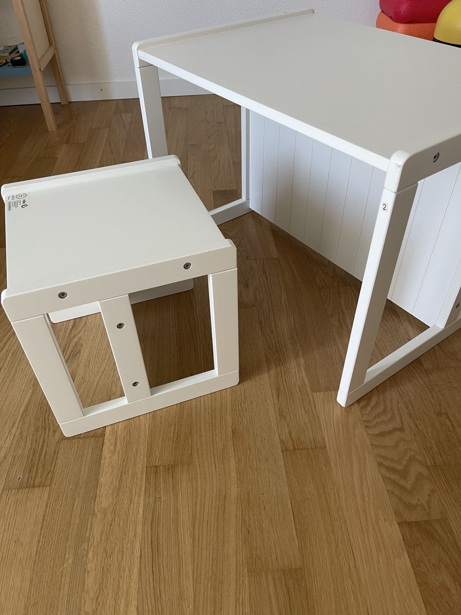 Set de table et chaises: Kinder tisch und stuhl – D'occasion à Au ZH par Ilamei 1
