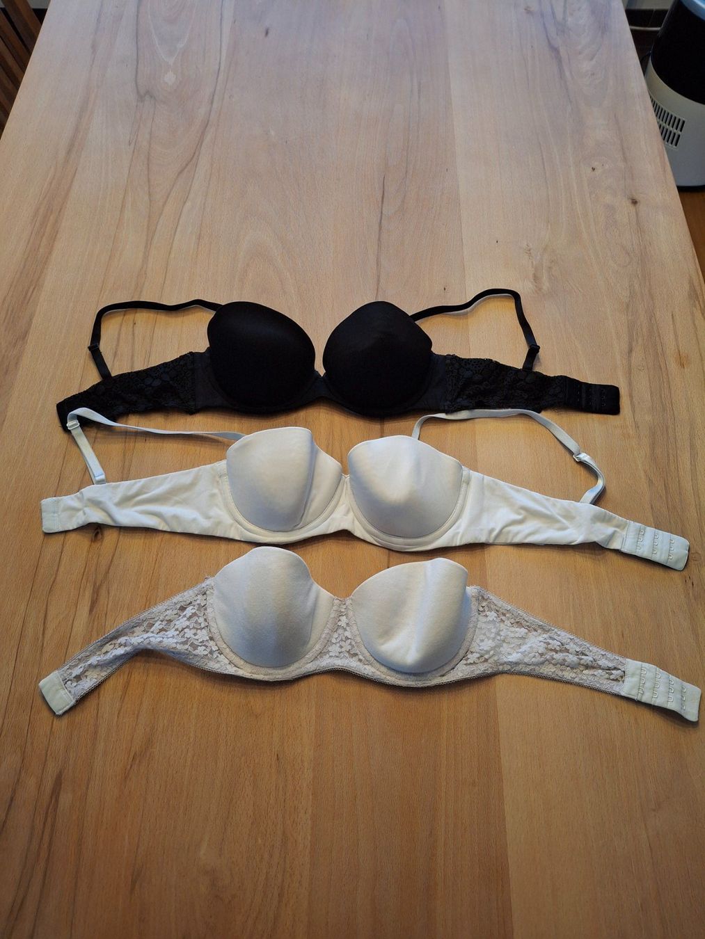 H&M Altra biancheria intima: 3 BH's, Gr. 75B – Usato da Bilten venduto da pelanov