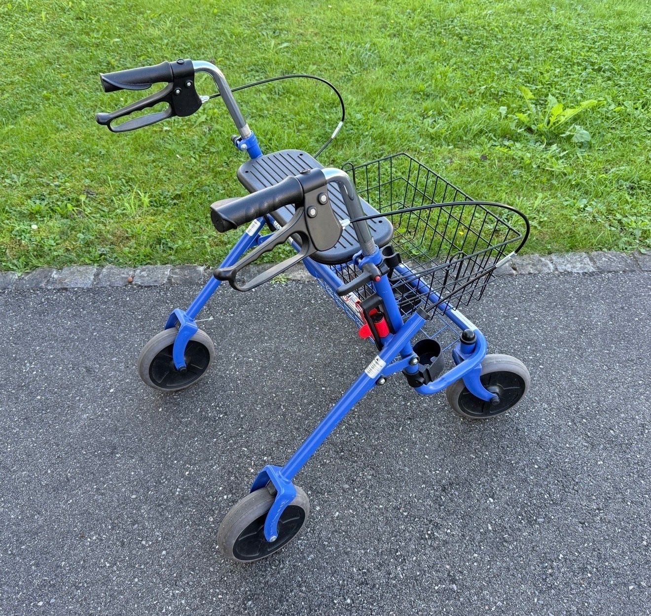 Aides à la marche: Rollator – D'occasion à Gerlafingen par HungerDiva 2