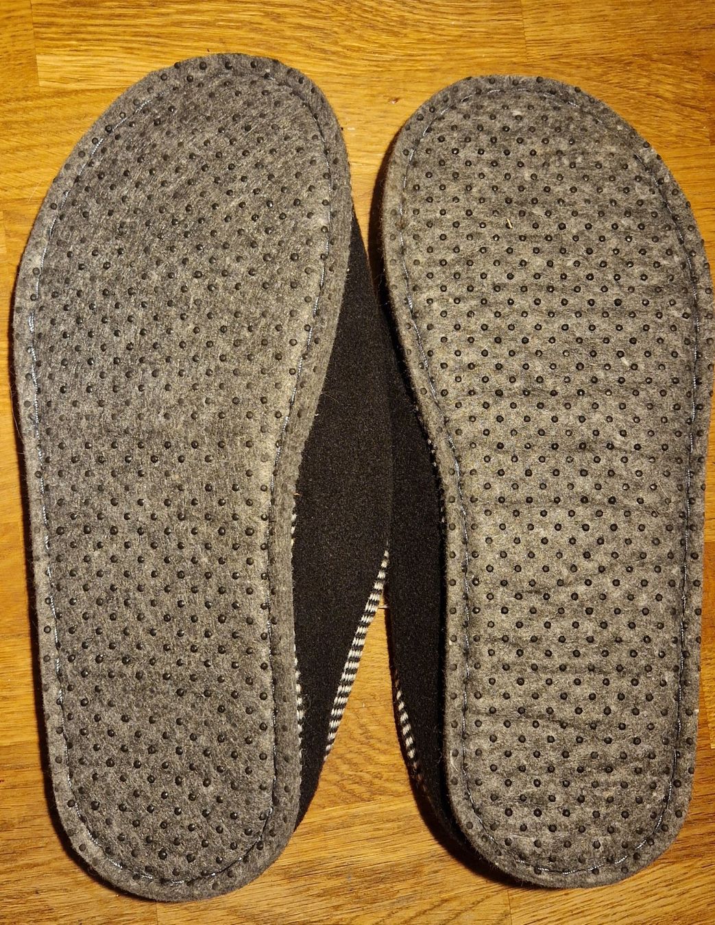 Dosenbach Scarpe da uomo: Hausschuhe Grösse 45, ungebraucht – Nuovo e nell'imballaggio originale da Oberburg venduto da Wellwellwelll 1