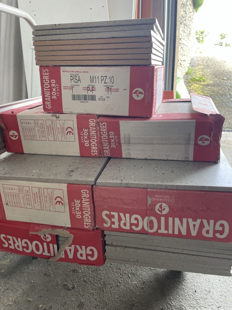 Rivestimenti per pavimenti: Carrelage Granitogres 30x30 Neuf – Nuovo e nell'imballaggio originale da Vex venduto da Gambazzif 3