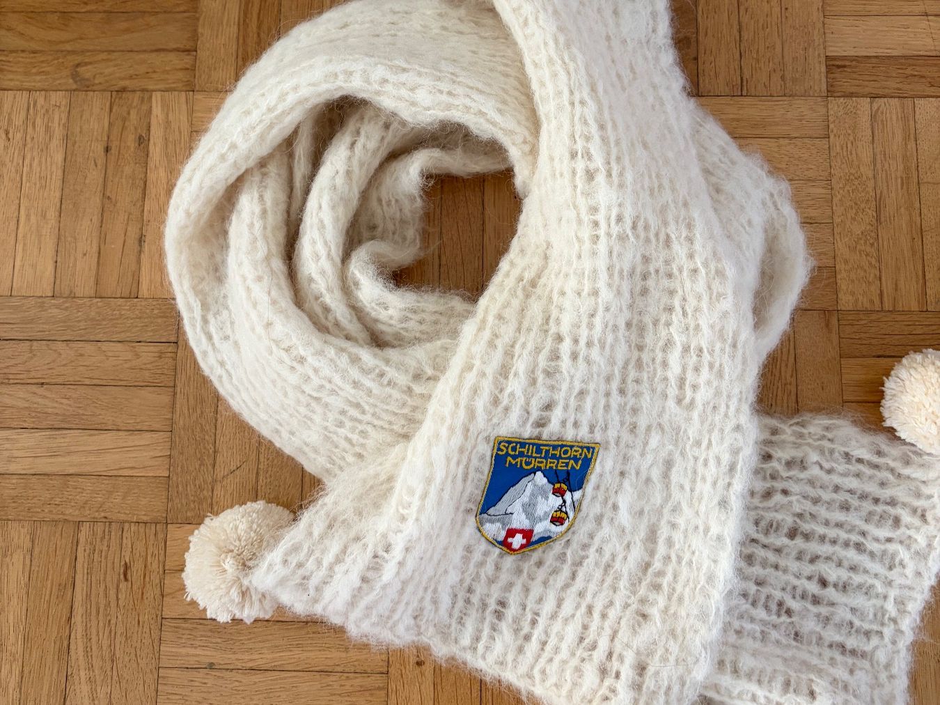 Foulards & écharpes: Strickschal mit Pompon – D'occasion à Luzern par Lampion 2