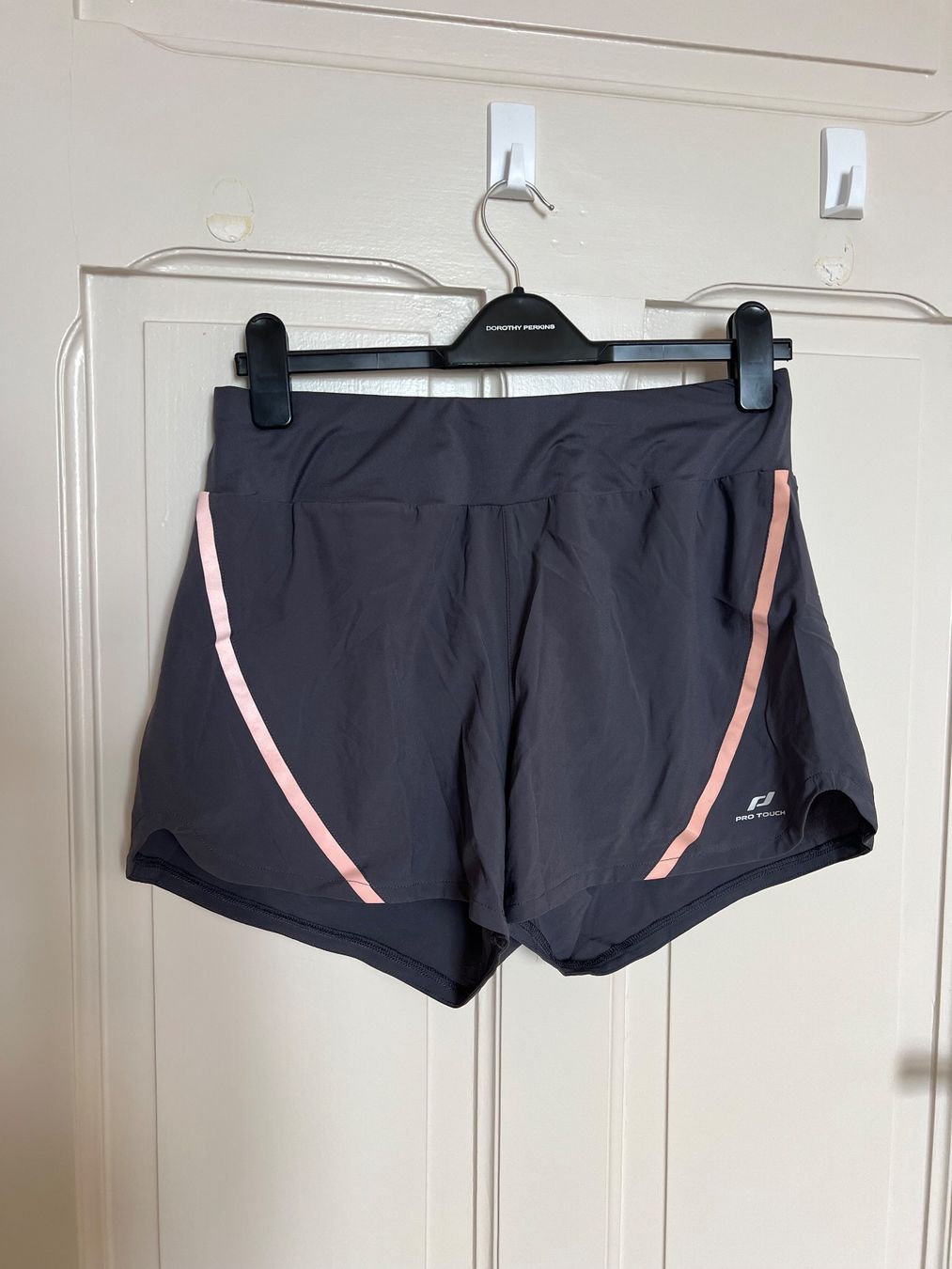 Hosen: Short de sport Pro Touche 40 – Gebraucht aus Neuchâtel von Thesebootsaremadeforwalking