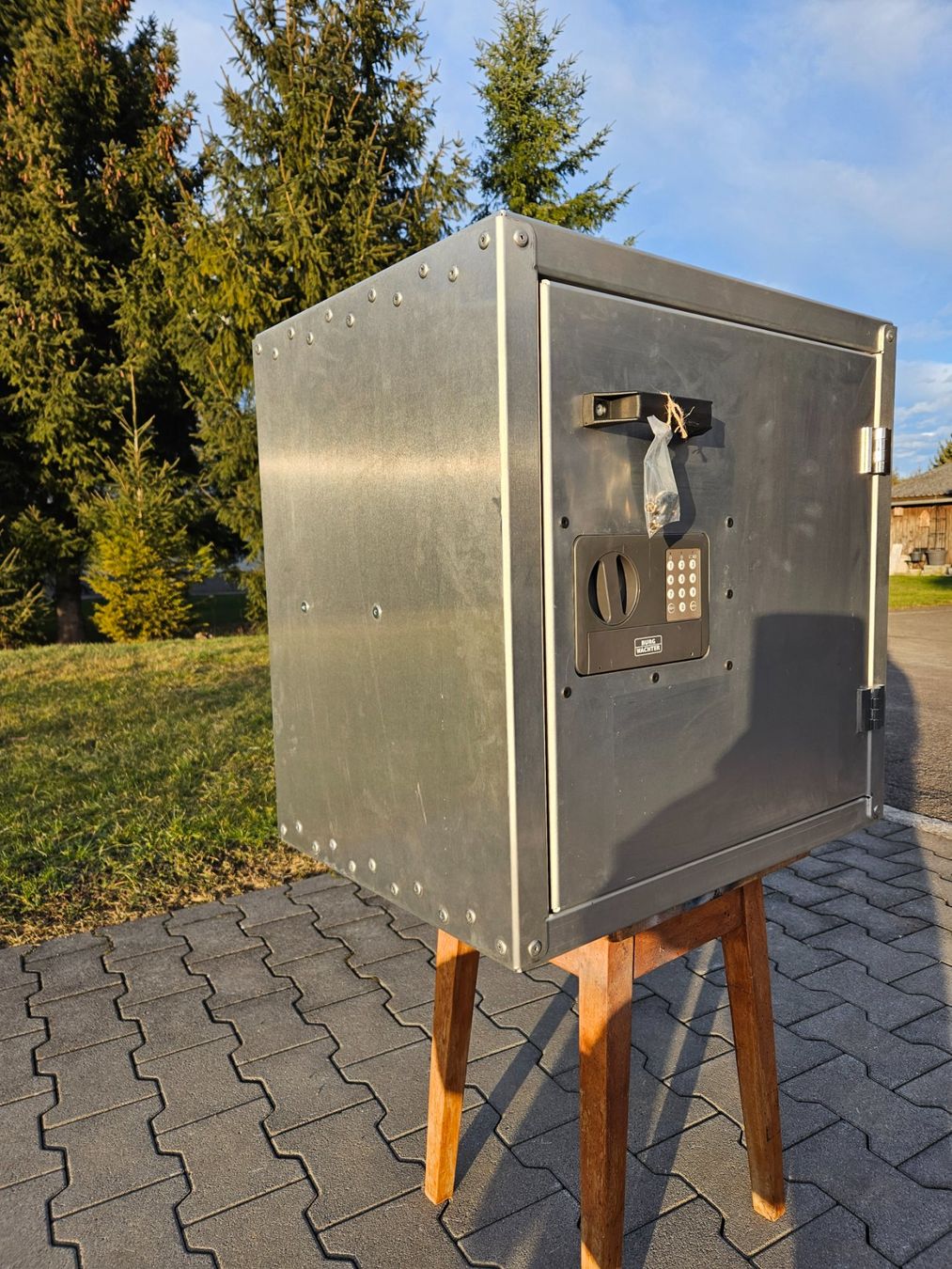Coffre-fort: Alubox mit Zahlencode – D'occasion à Zuzwil SG par pana5g