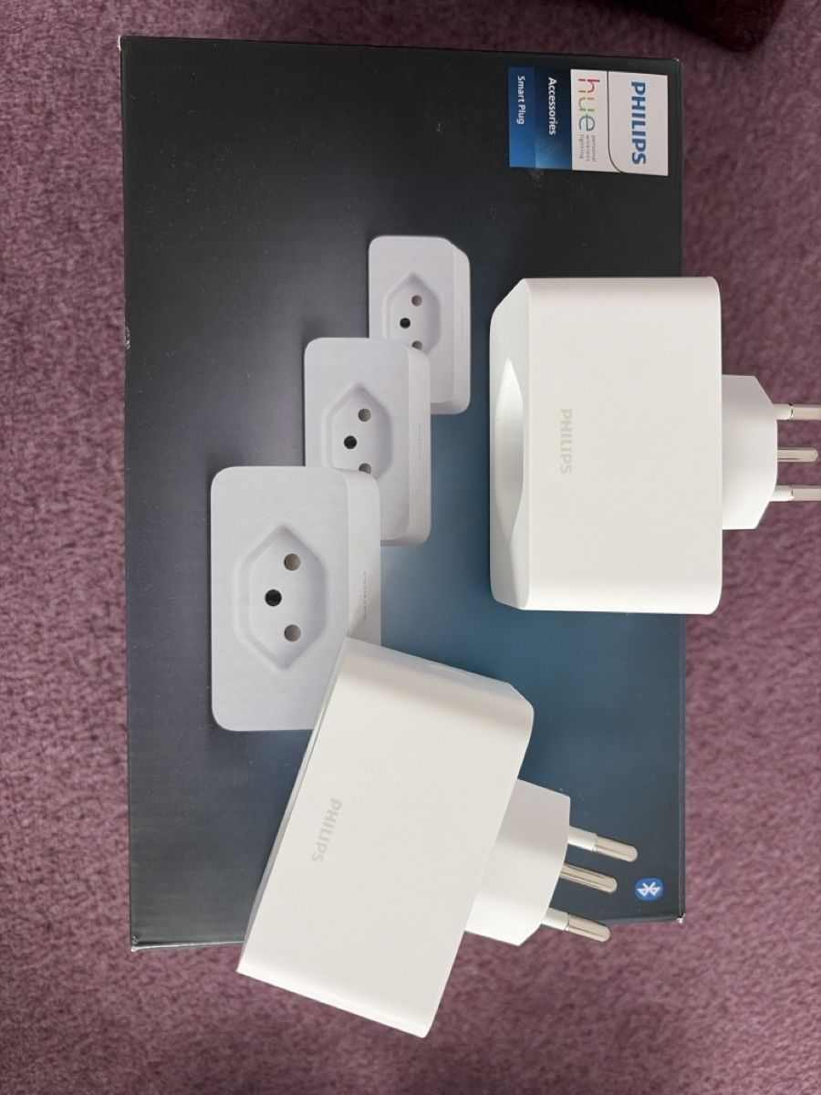 Philips Unità & Adattatore: Philips Hue Smart Plug Set (2 Stk.) - NEU – Nuovo (secondo la descrizione) da Oberkirch LU venduto da moia76