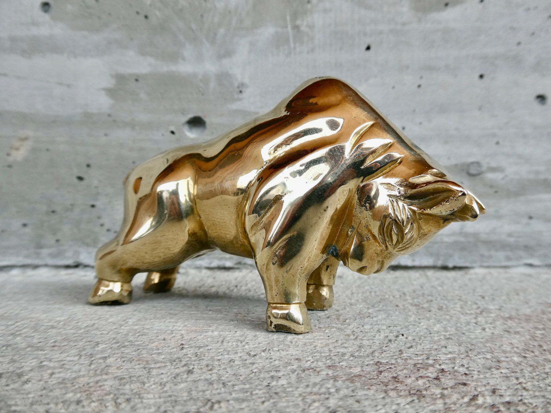 Statuette: Stier schwerer Messingguss poliert – Usato da Lüchingen venduto da Eeizo 7