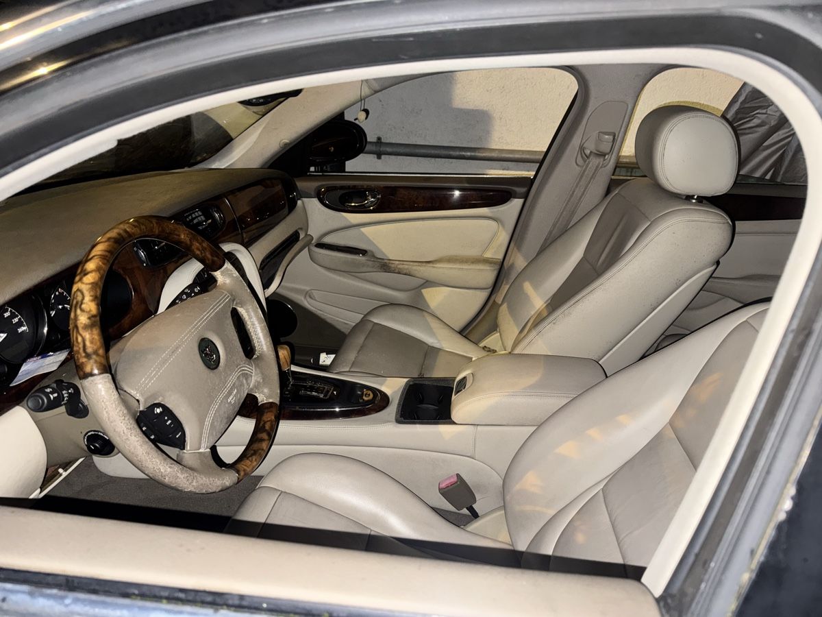Jaguar Automobili: Jaguar xj8 Executive 3.5  – Difettoso da Windisch venduto da val_d66z 4