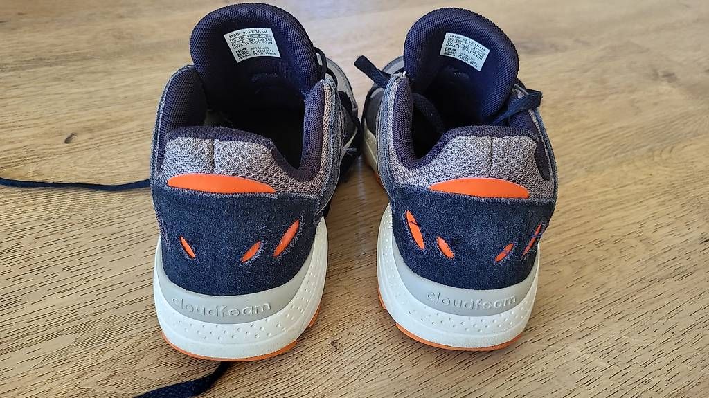 Adidas Herrenschuhe: Sneakers Baskets Adidas 39.5 – Gebraucht aus Trélex von emm_rz7g 2