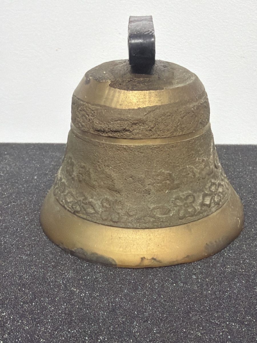 Glocken & Treicheln: Cloche  – Gebraucht aus Bôle von K200C 1